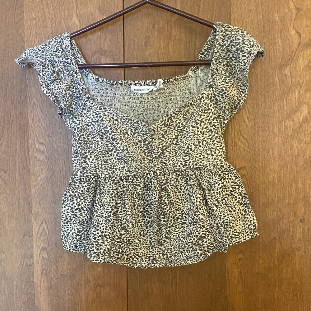 Chic Leopard Print Blouse